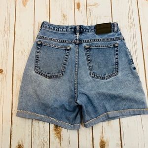 St. John's Bay Shorts - 🧡 5/$25 St. John’s Vintage Mom High Waist Shorts St. John's Bay Shorts - 🧡 5/$25 St. John’s Vintage Mom High Waist Shorts